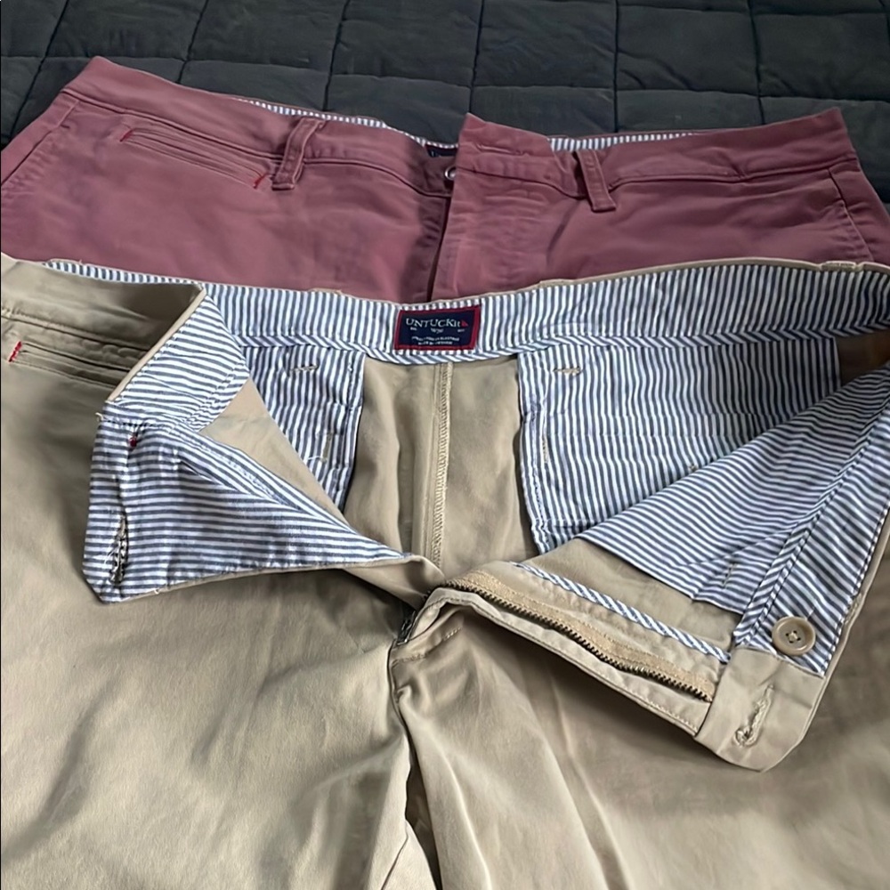 UNTUCKit Tan and Red Flat Front Shorts